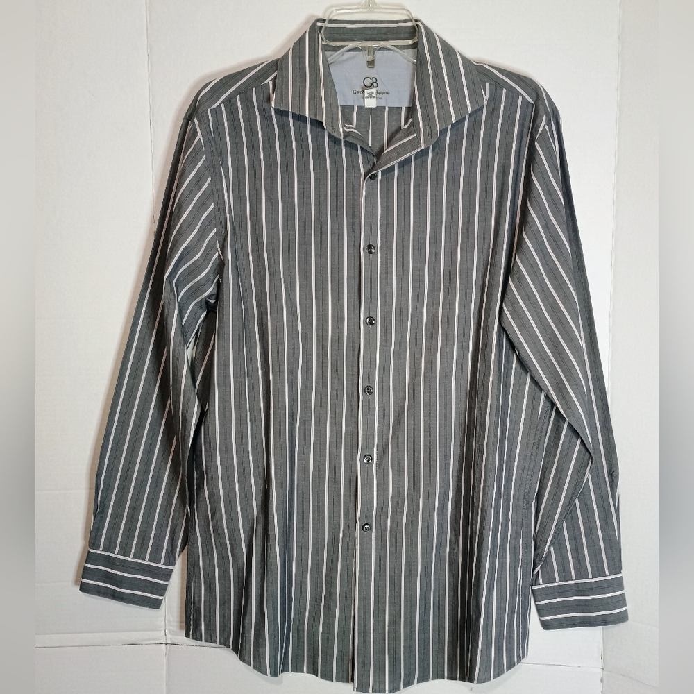 Geoffrey Beene Men's Gray Dress Shirt with Vertical Stripes